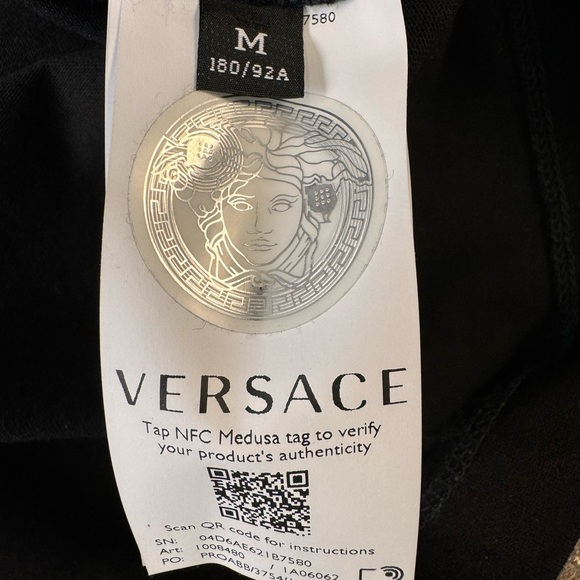 Men’s Versace T-Shirt - Picture 5 of 8